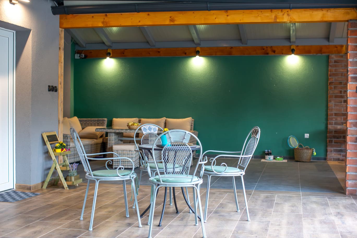 closed_terrace_7